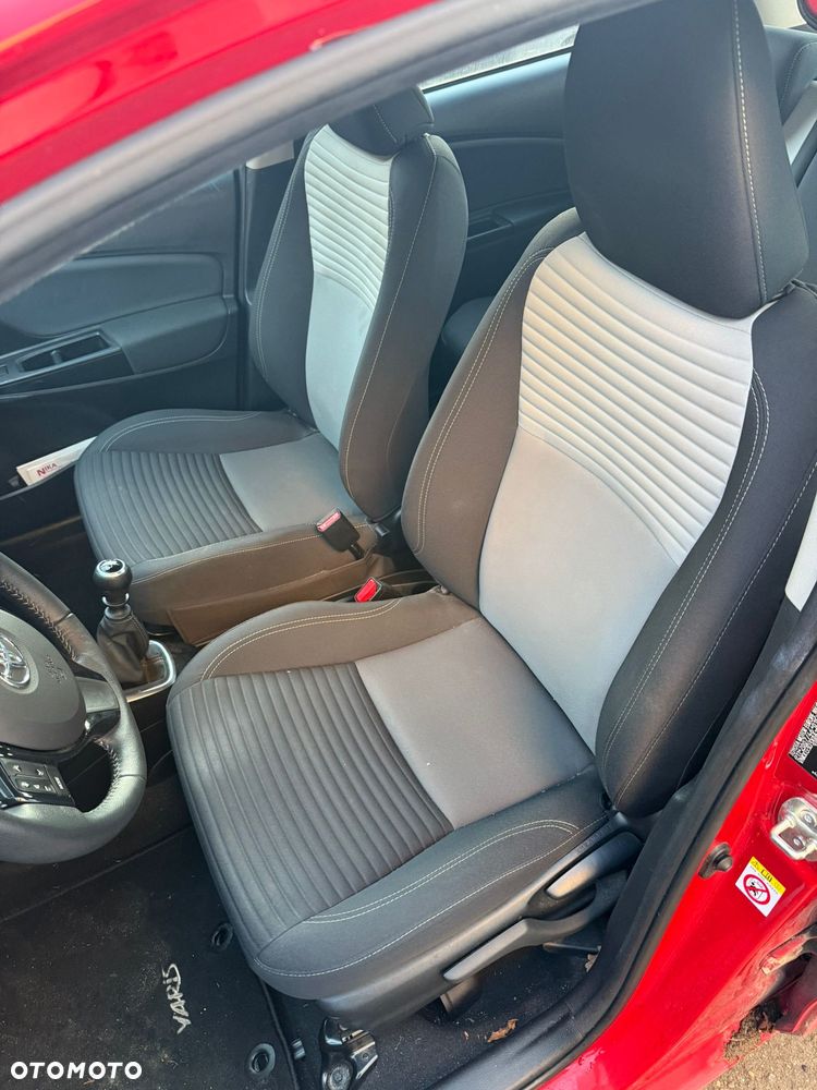 Toyota Yaris 1.5 Dynamic - 11