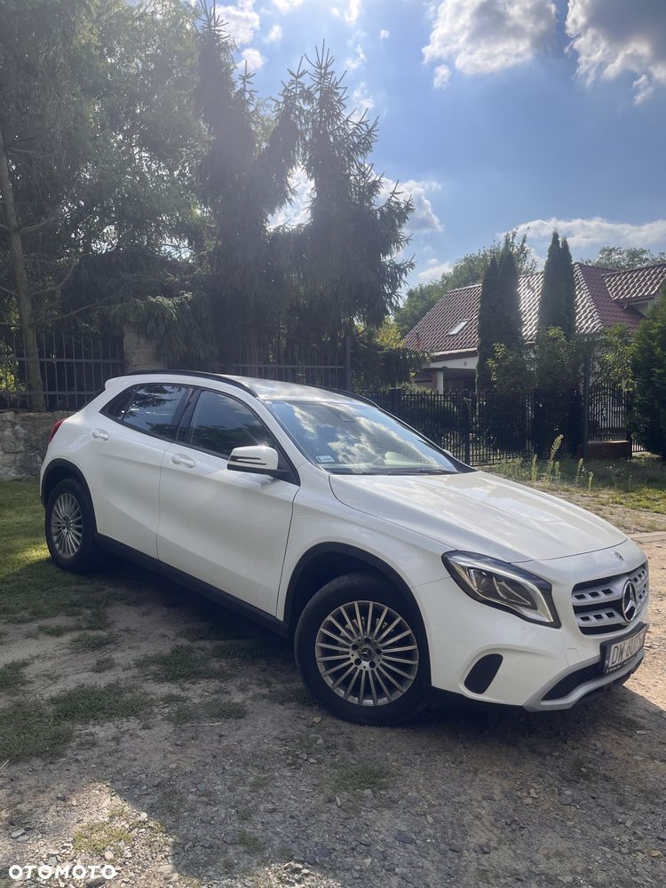 Mercedes-Benz GLA - 4