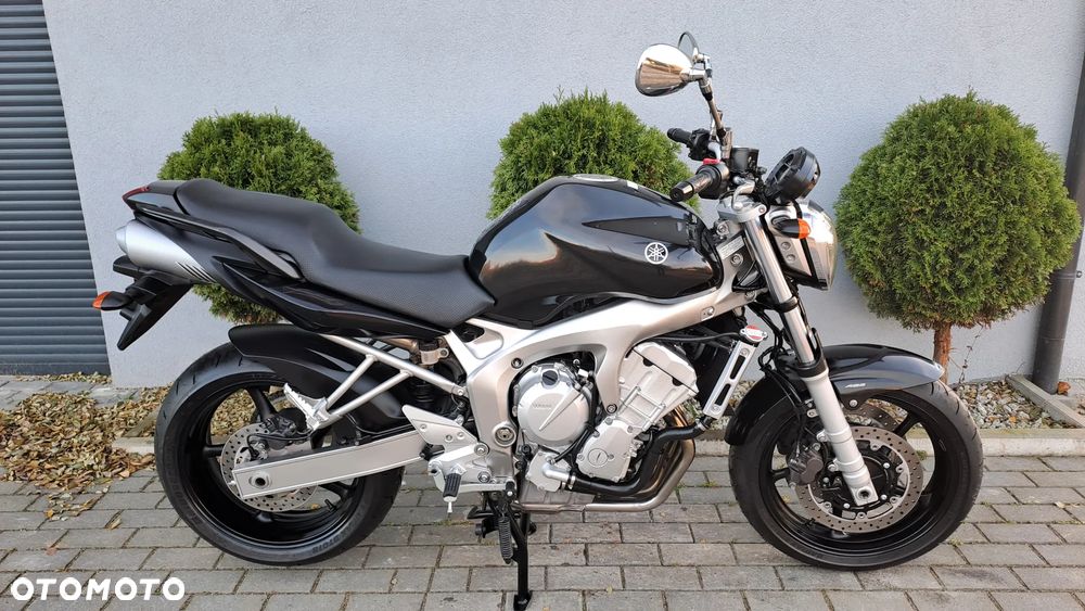 Yamaha FZ - 2