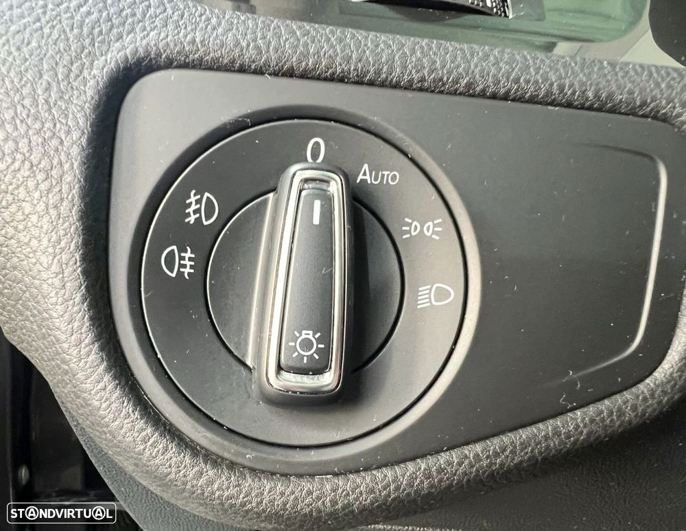 VW Golf 1.0 TSI Confortline DSG - 11