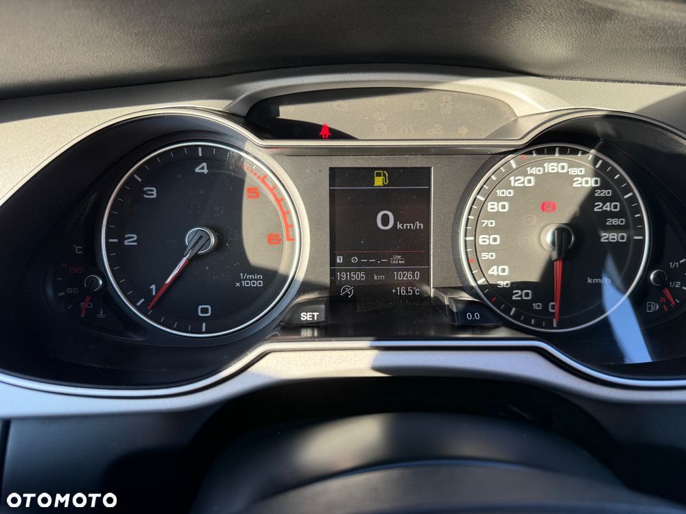 Audi A4 Avant 2.0 TDI DPF clean diesel S line Sportpaket - 27
