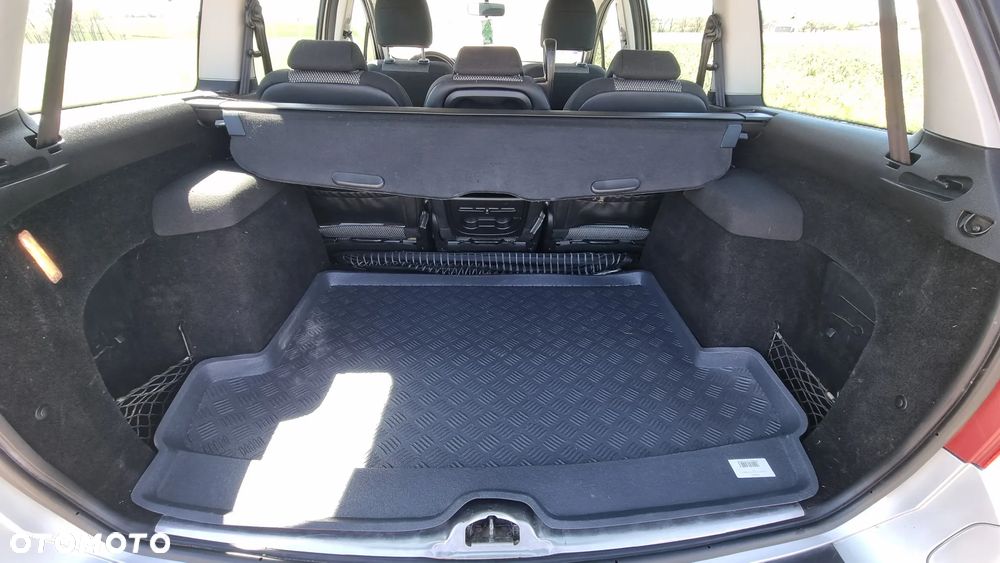 Peugeot 307 HDi SW 135 OXYGO - 14