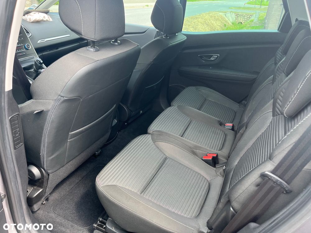 Renault Scenic - 11