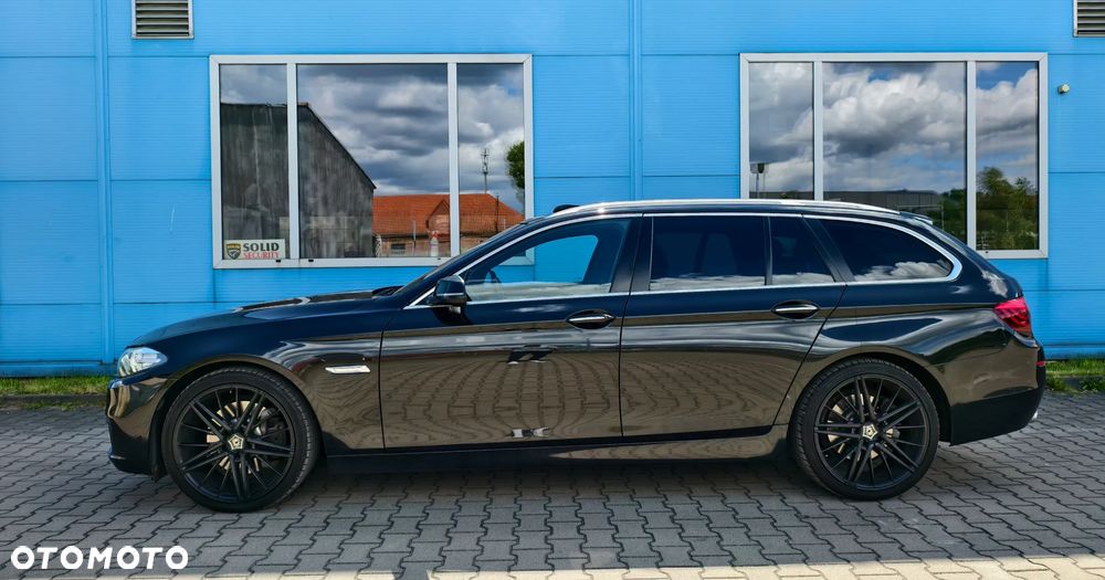BMW Seria 5 525d Sport-Aut Luxury Line - 3