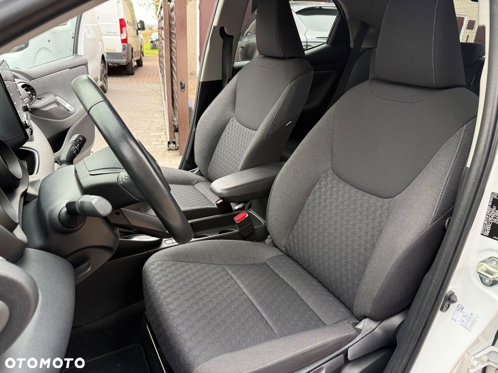 Toyota Yaris ver-hybrid-116-1-5-vvt--i-comfort - 10