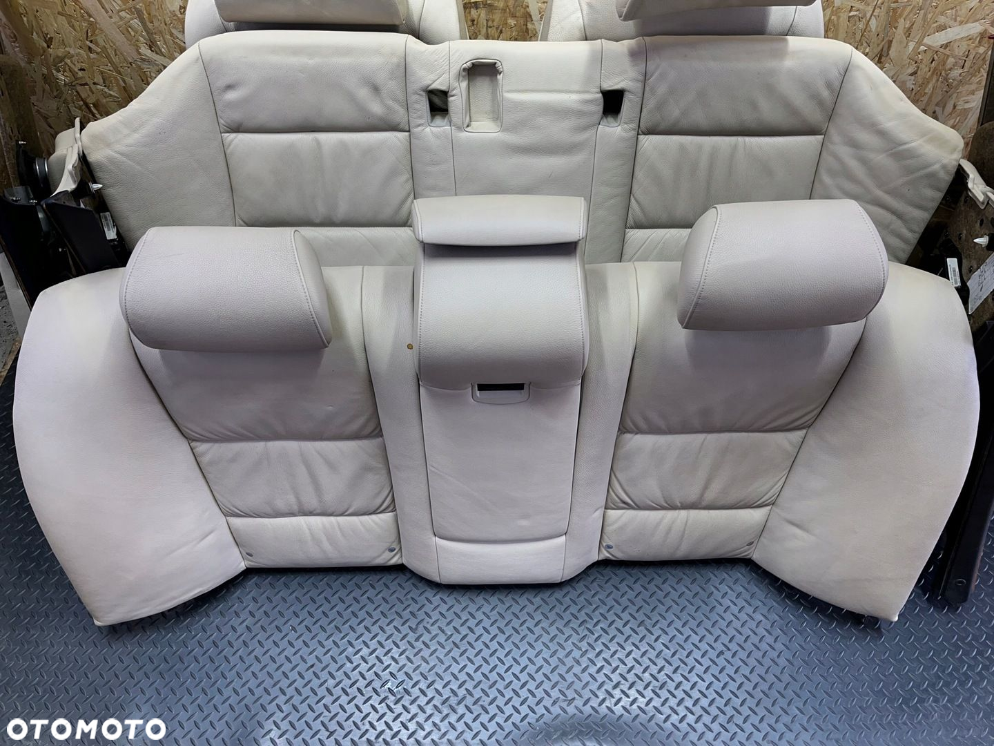 FOTELE GRZANE KANAPA TAPICERKA KREMOWA SKÓRA EUROPA BMW E60 2008 KOMPLET - 3