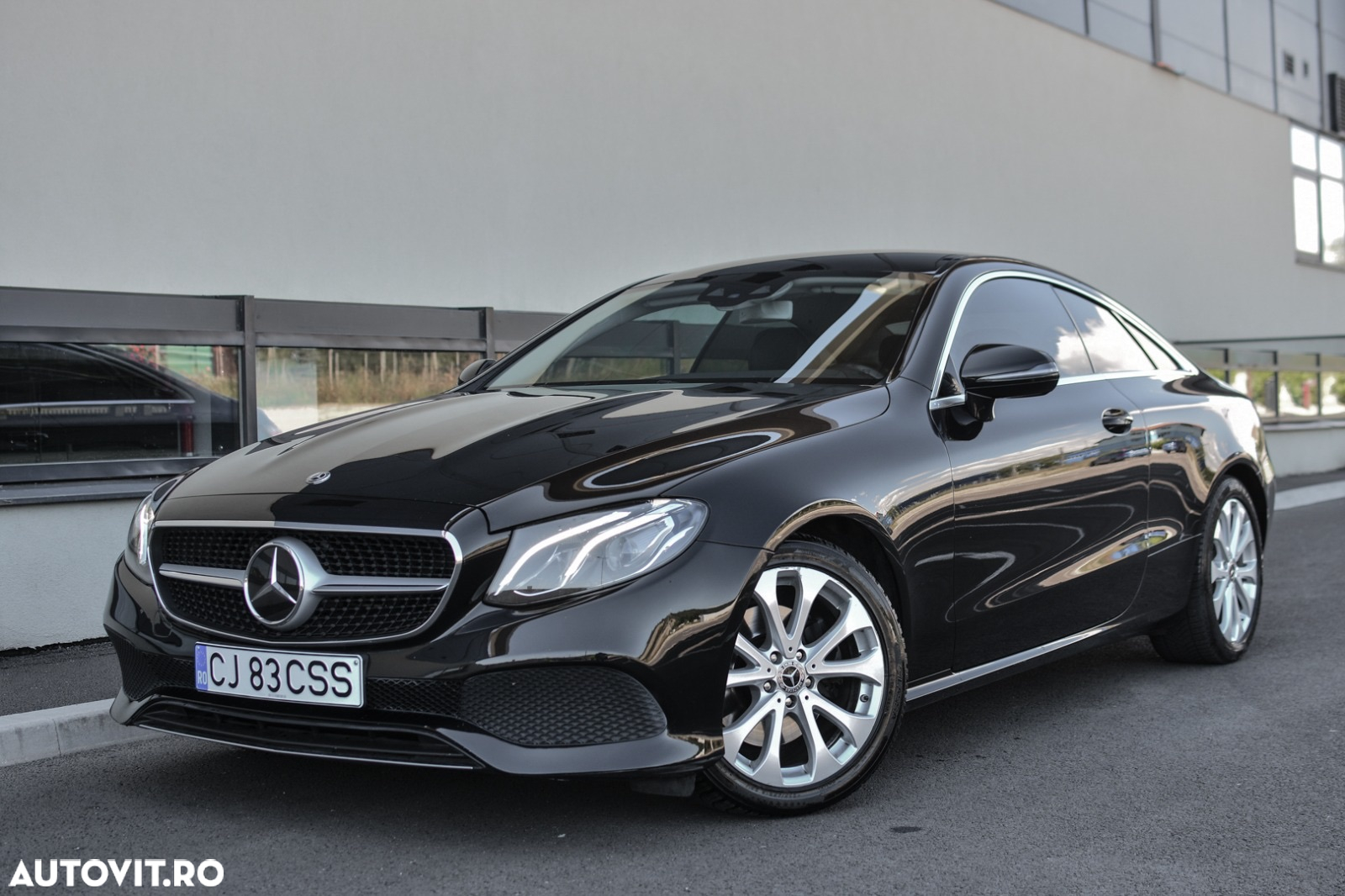 Mercedes-Benz E 220 d Coupe 9G-TRONIC Avantgarde - 25