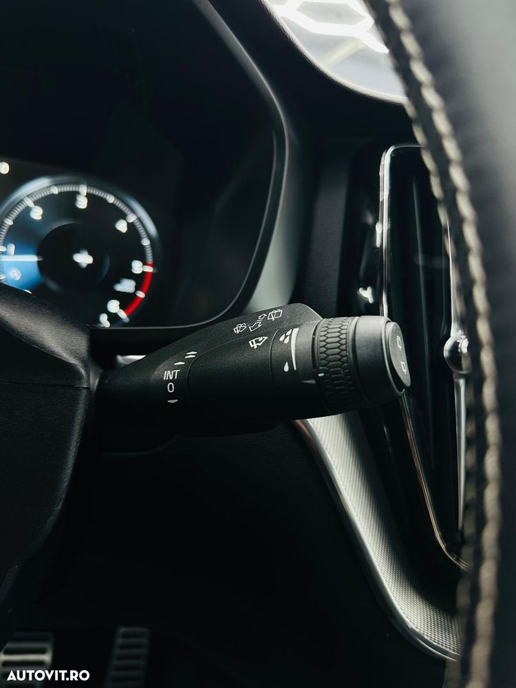Volvo XC 60 D3 R-Design - 30