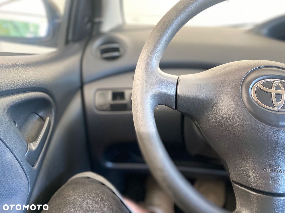 Toyota Yaris 1.0 Luna - 22