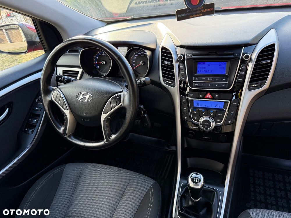 Hyundai i30 1.6 Comfort - 11