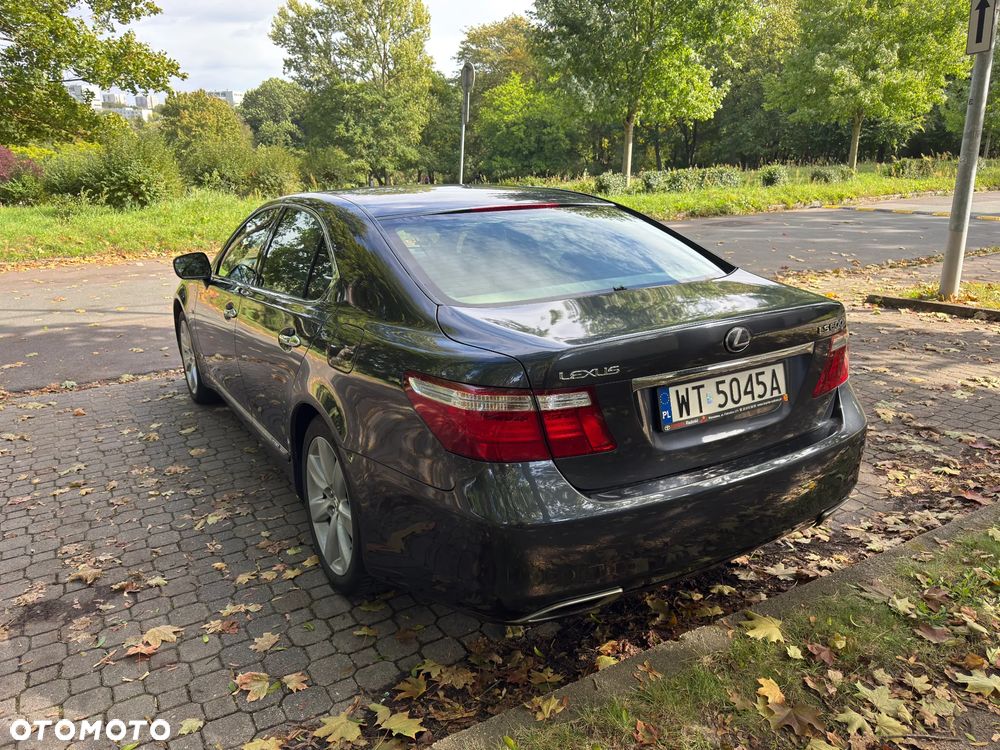Lexus LS 600h Prestige - 9