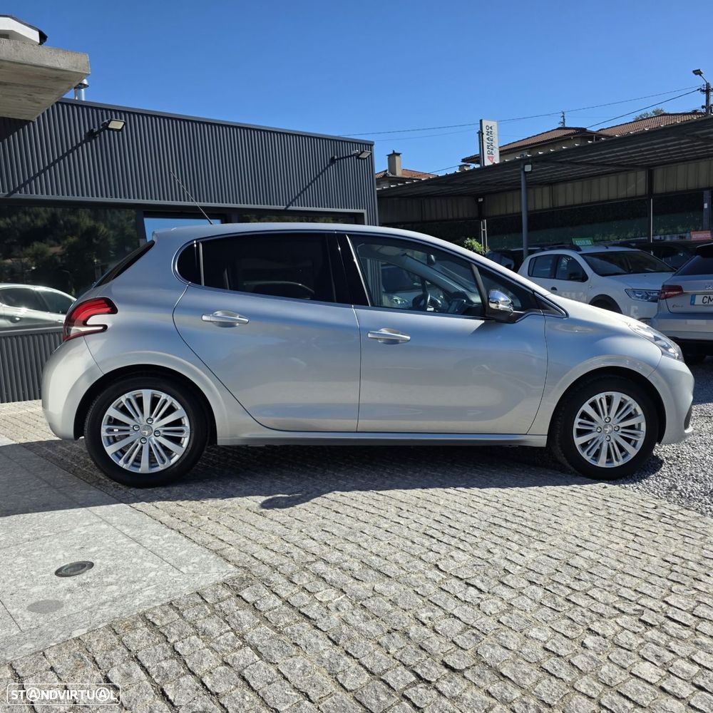 Peugeot 208 1.2 PureTech Allure EAT6 - 13