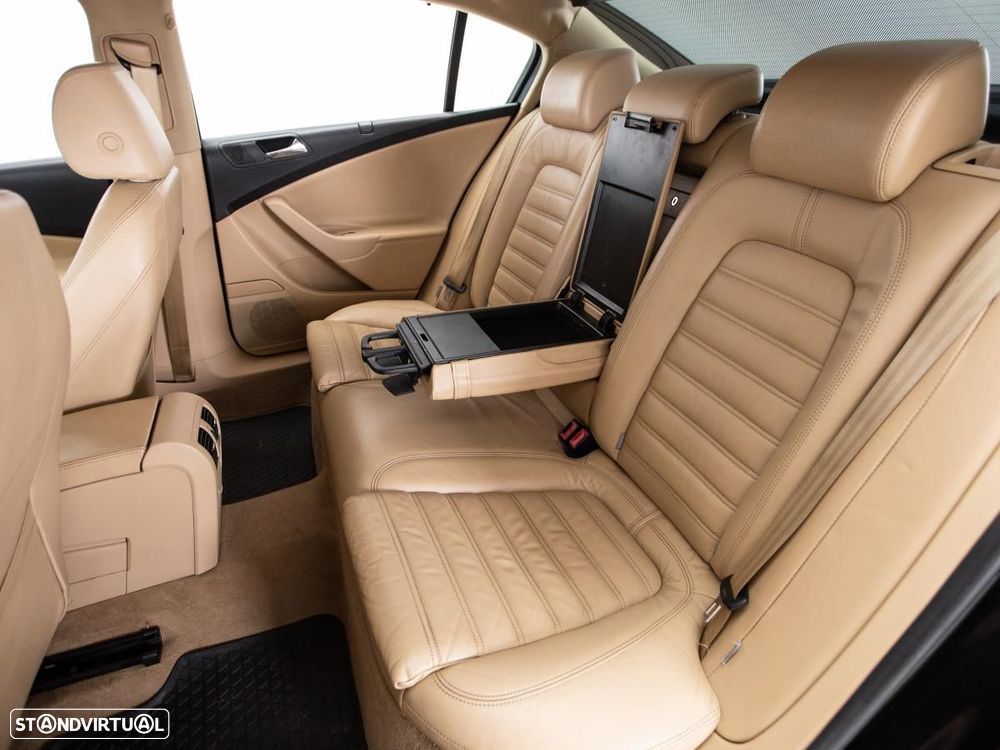 VW Passat - 10