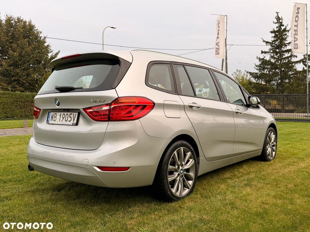 BMW Seria 2 218d - 3