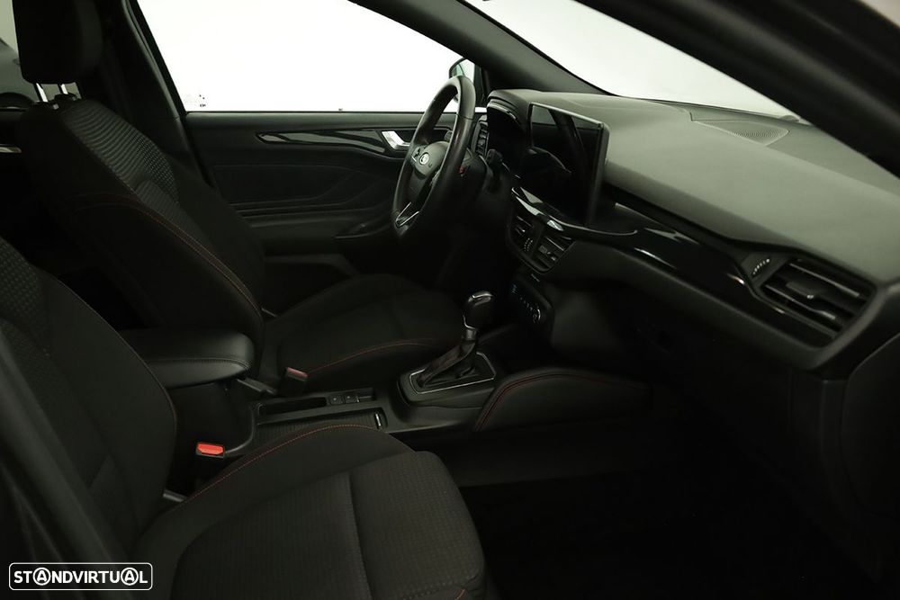 Ford Focus SW - 21