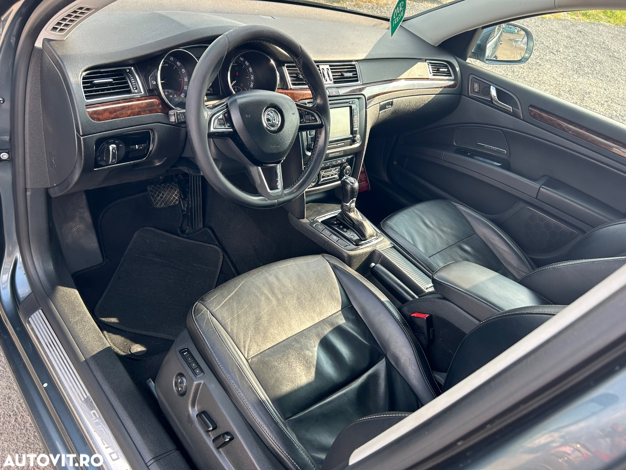 Skoda Superb 1.6 TDI DSG Ambition - 27