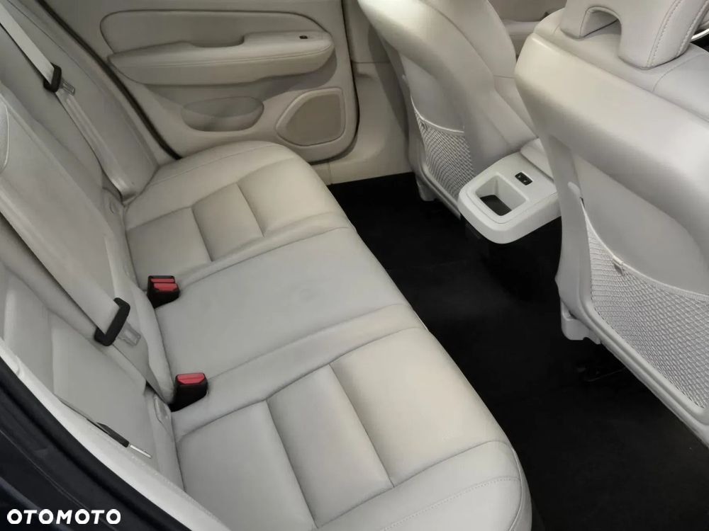 Volvo V60 - 16