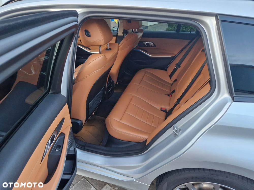 BMW Seria 3 330e xDrive - 20