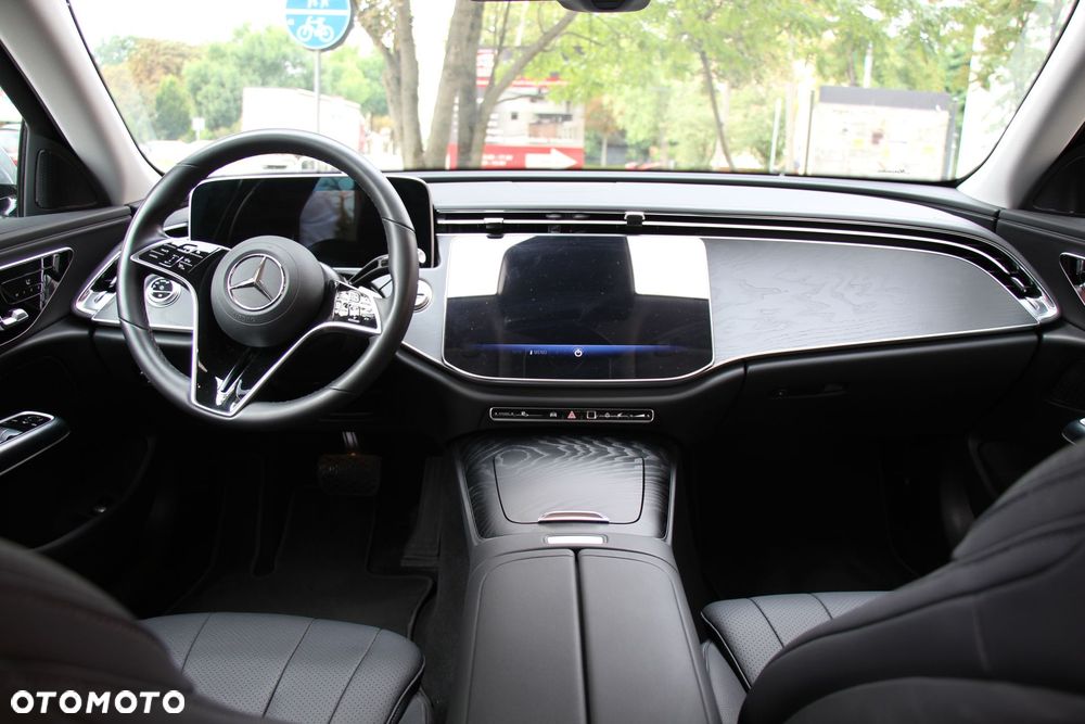 Mercedes-Benz Klasa E 220 d mHEV 4-Matic Avantgarde 9G-Tronic - 12