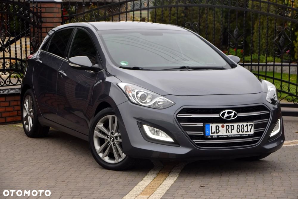 Hyundai i30 blue 1.6 GDI Passion - 1