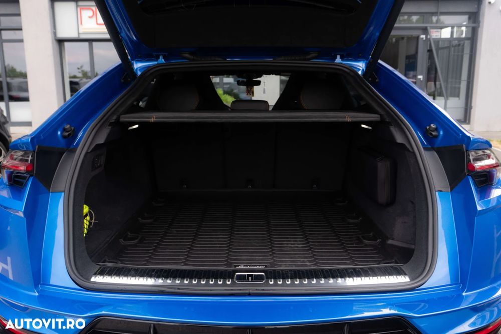 Lamborghini URUS - 38