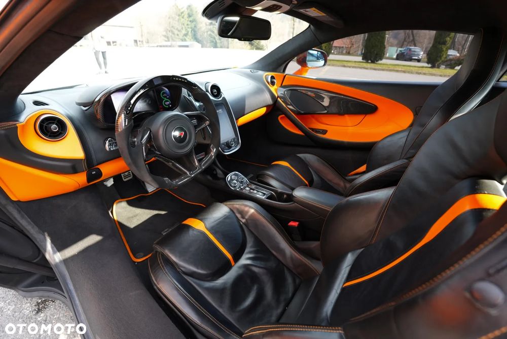 McLaren 570S Coupe - 12