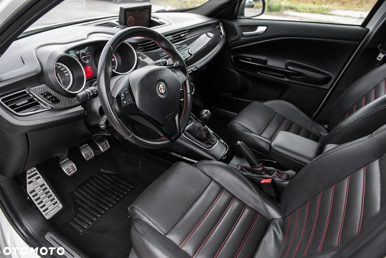 Alfa Romeo Giulietta 1750 TBi Quadrifoglio Verde - 15