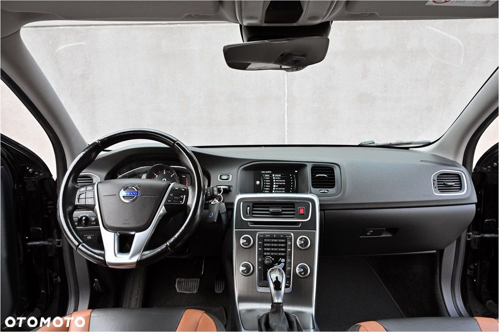 Volvo V60 Cross Country D4 Geartronic Summum - 24