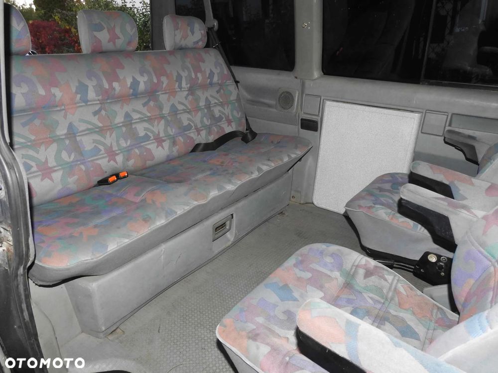 Volkswagen Multivan - 10