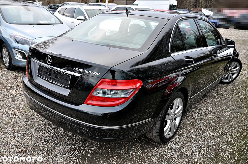 Mercedes-Benz Klasa C 180 Kompressor BlueEFFICIENCY Avantgarde - 11