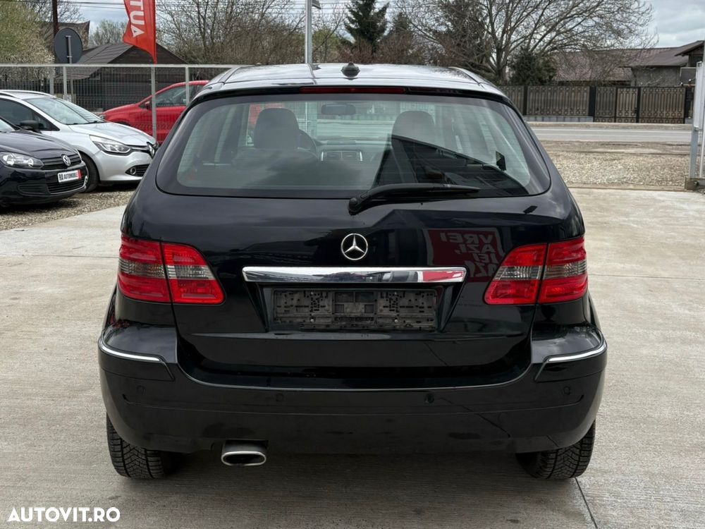 Mercedes-Benz B 180 - 5