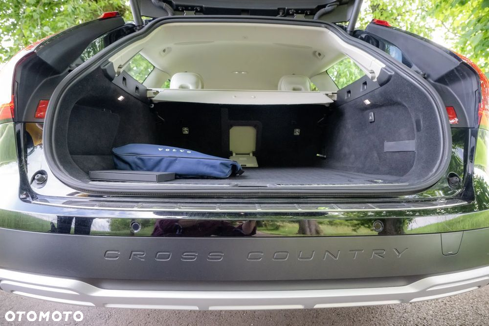 Volvo V90 Cross Country - 21