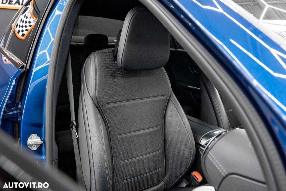 Mercedes-Benz C 300 4Matic 9G-TRONIC AMG Line - 12