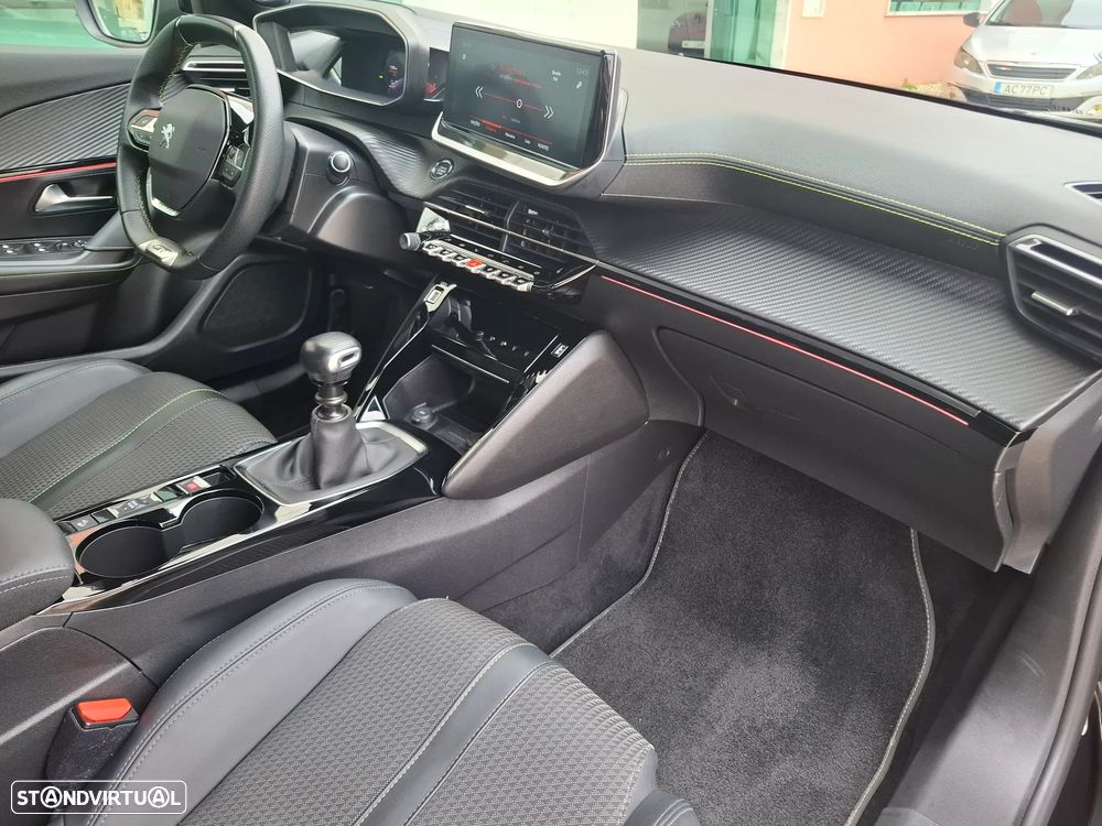 Peugeot 2008 1.2 PureTech GT Line - 47