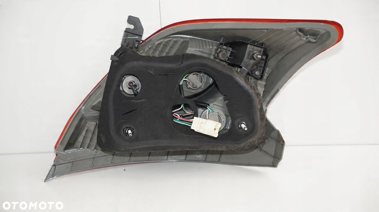 LAMPA PRAWY TYŁ TYLNA TOYOTA YARIS III 3 11-14R - 5