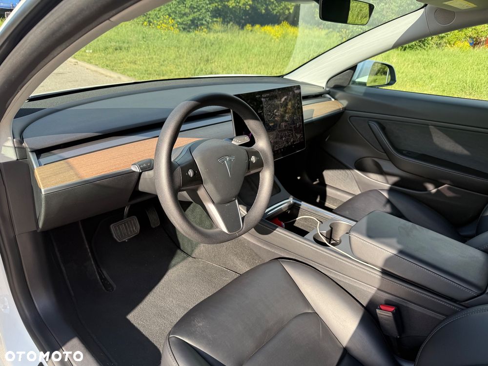 Tesla Model 3 - 11