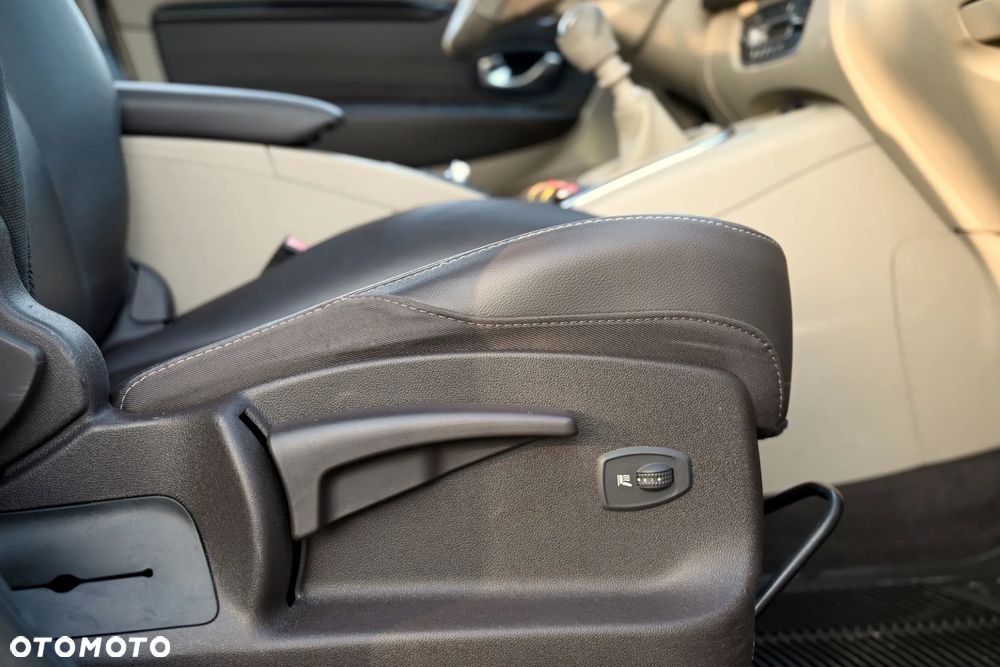 Renault Scenic TCe 130 Bose Edition - 25