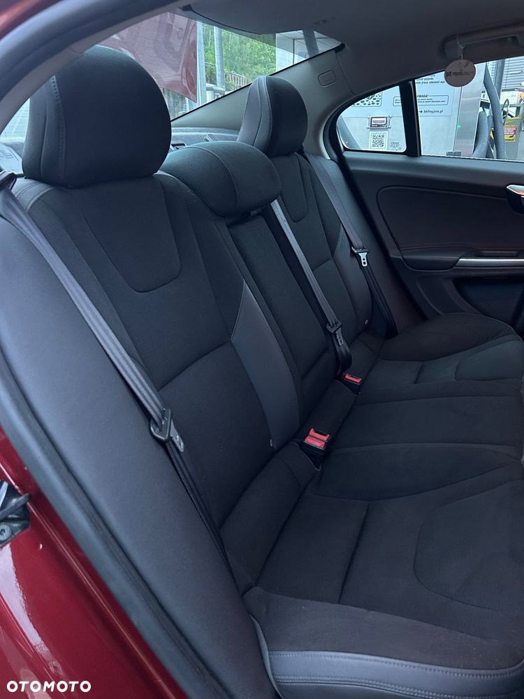 Volvo S60 D3 Summum - 8