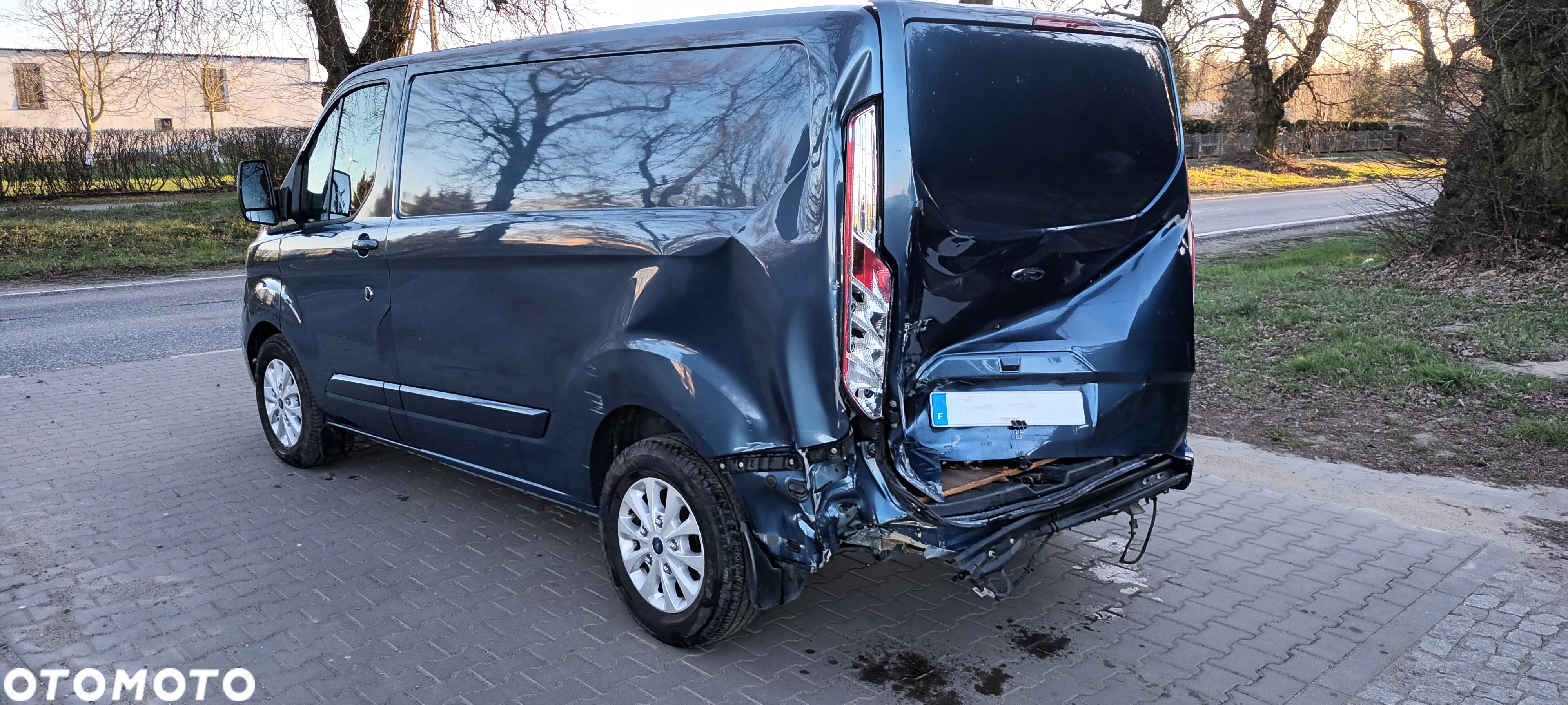 Ford TRANSIT CUSTOM - 11
