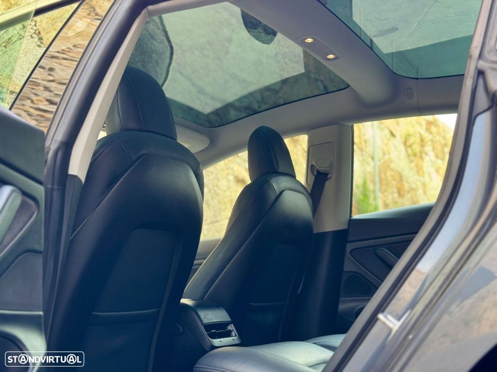 Tesla Model 3 Performance Dual Motor AWD - 28