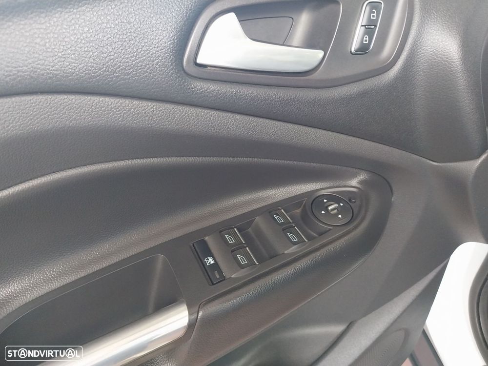 Ford Kuga 2.0 TDCi Titanium - 4