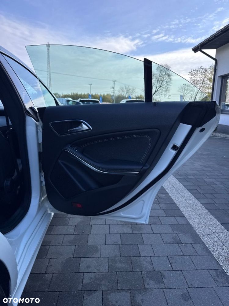 Mercedes-Benz CLA - 27