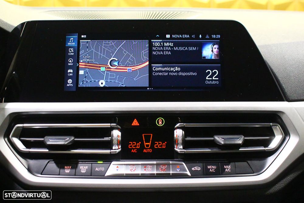 BMW 330 e Touring Line Sport Auto - 29