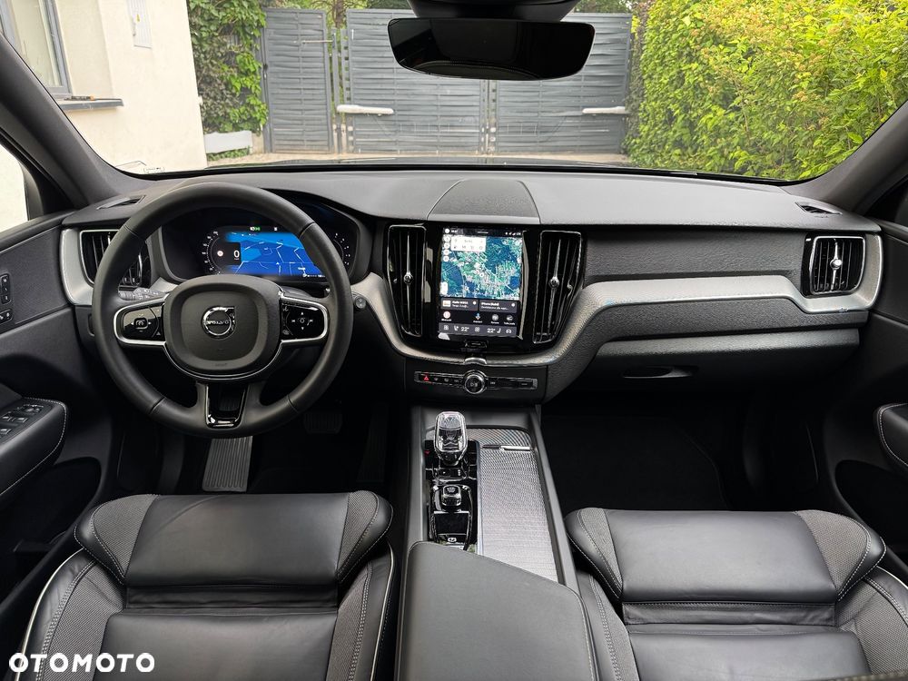 Volvo XC 60 B4 D AWD Plus Dark - 13