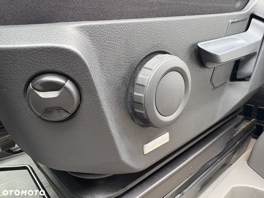 Volkswagen Crafter Furgon 4490 - 16