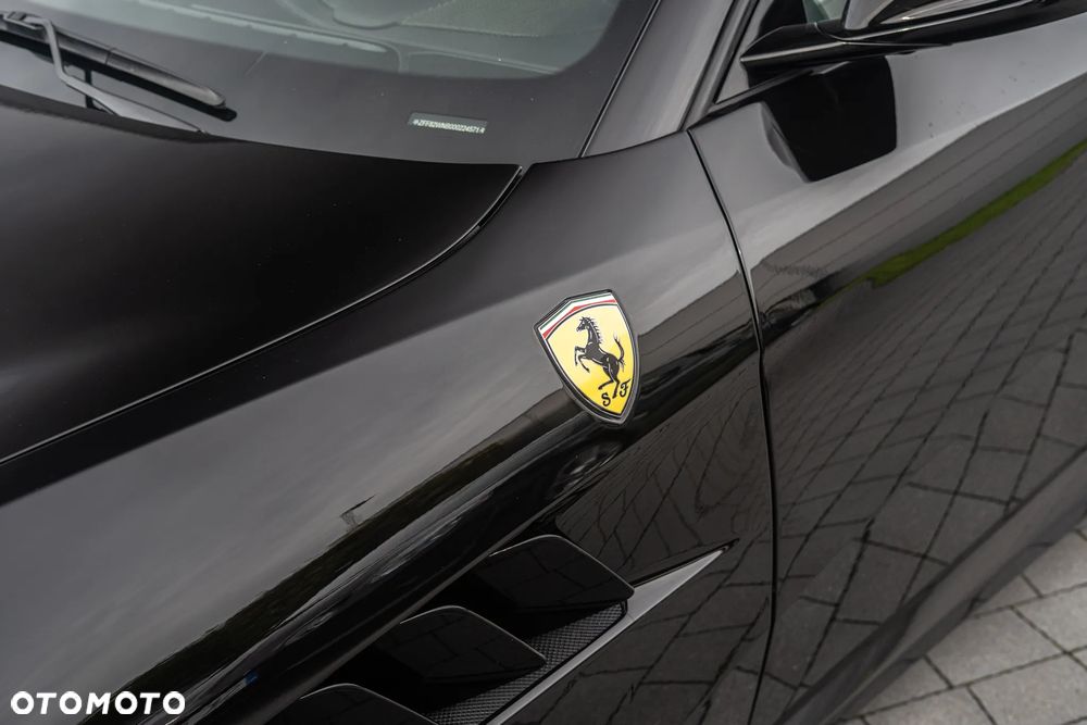 Ferrari GTC4Lusso - 11