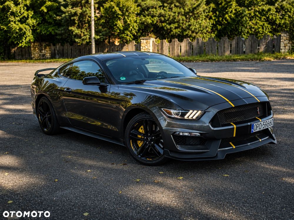 Ford Mustang - 4