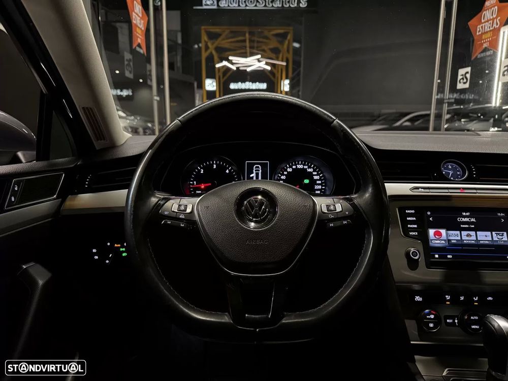 VW Passat Variant 1.6 TDI Confortline DSG - 18