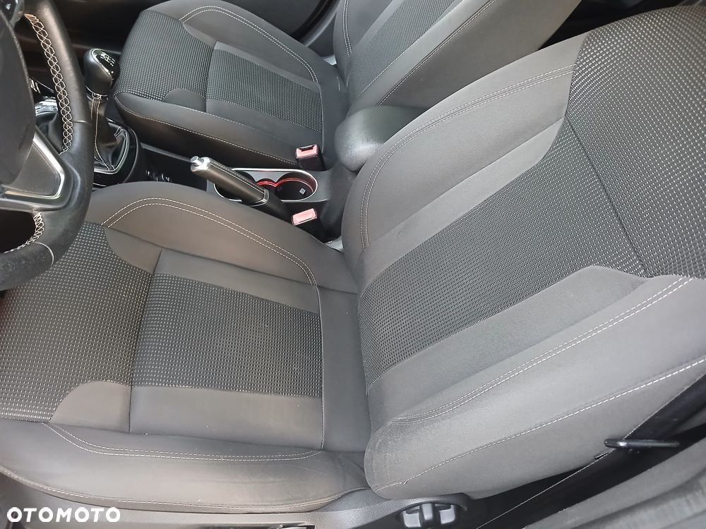 Ford Fiesta - 12