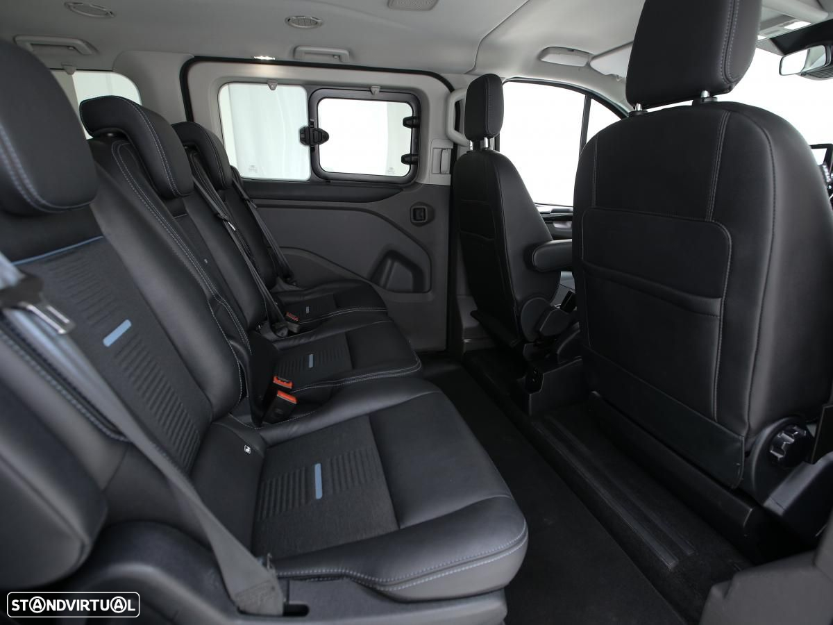 Ford Tourneo Custom - 11